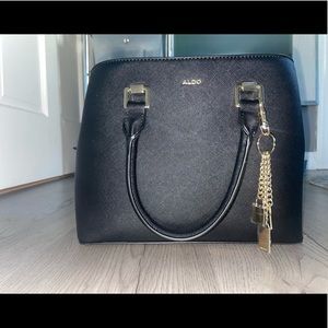 “Mean business” Bag in Midnight black